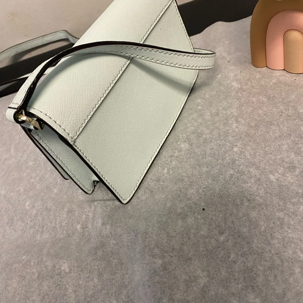 Kate Spade mini crossbody bag EUC🩵 - Picture 14 of 15